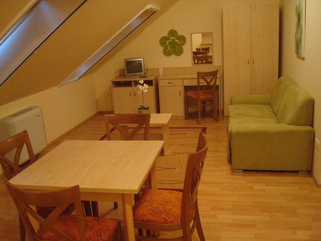 Carpe Diem Apartment Гайдусобосло Номер фото